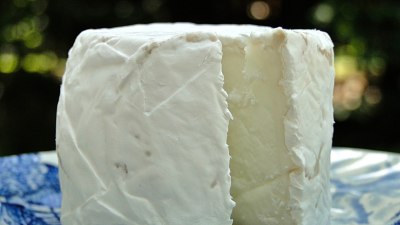 Как хапването на сирене предпазва от кариес