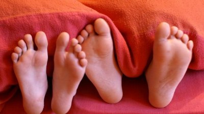 Откажете се от пижамата, лягайте си голи