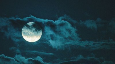 Пълнолунието във Везни идва с лунно затъмнение – какво ще ни донесе